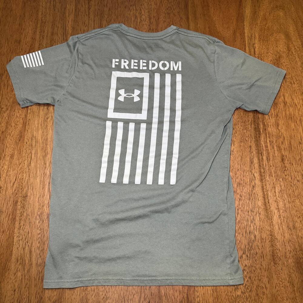 Under Armour Freedom Mens S Green American Flag Graphic T Shirt Loose Fit USA